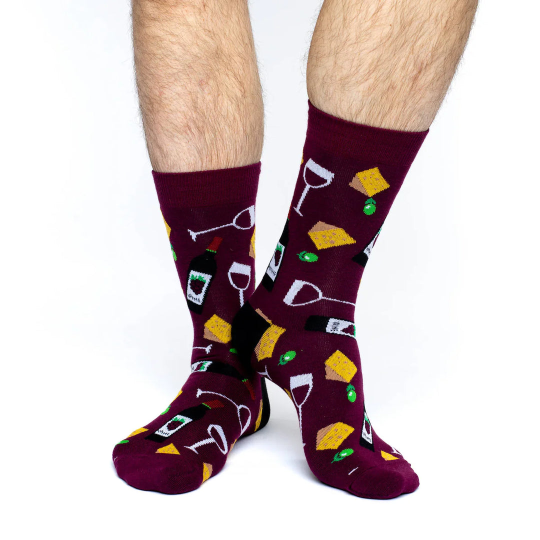 Chaussettes mi-mollet en coton « Vin et fromage » de Good Luck Sock