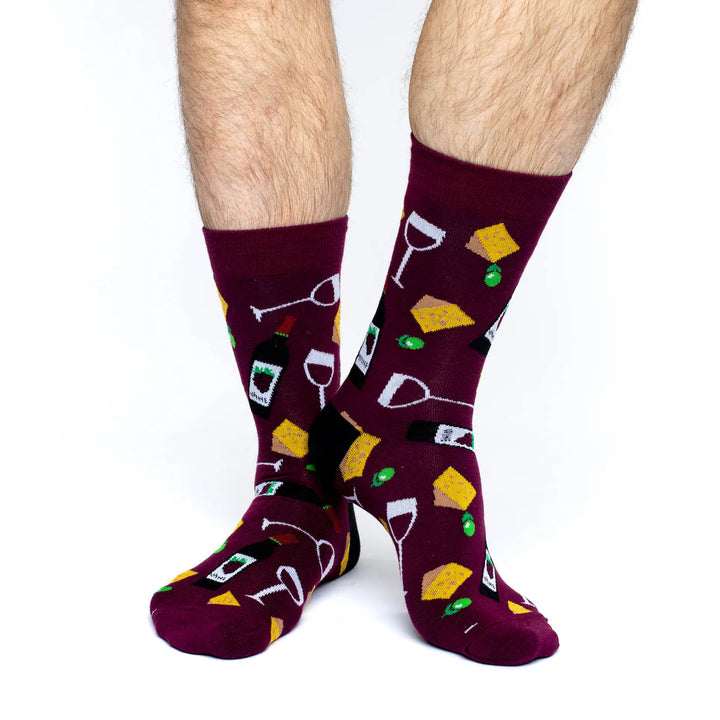 Chaussettes mi-mollet en coton « Vin et fromage » de Good Luck Sock