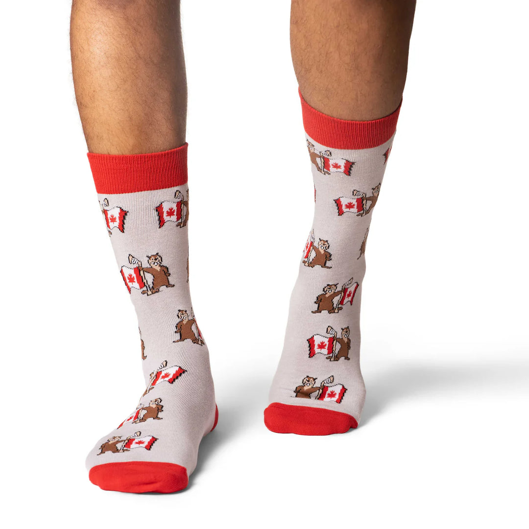 Chaussettes mi-mollet en coton « Feuille d'érable du Canada » par Good Luck Sock