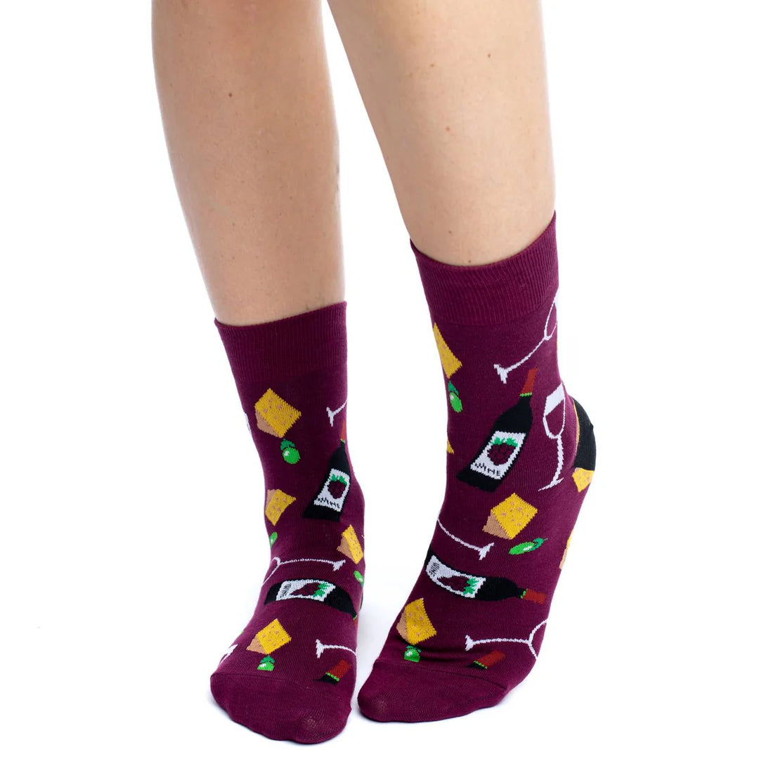 Chaussettes mi-mollet en coton « Vin et fromage » de Good Luck Sock