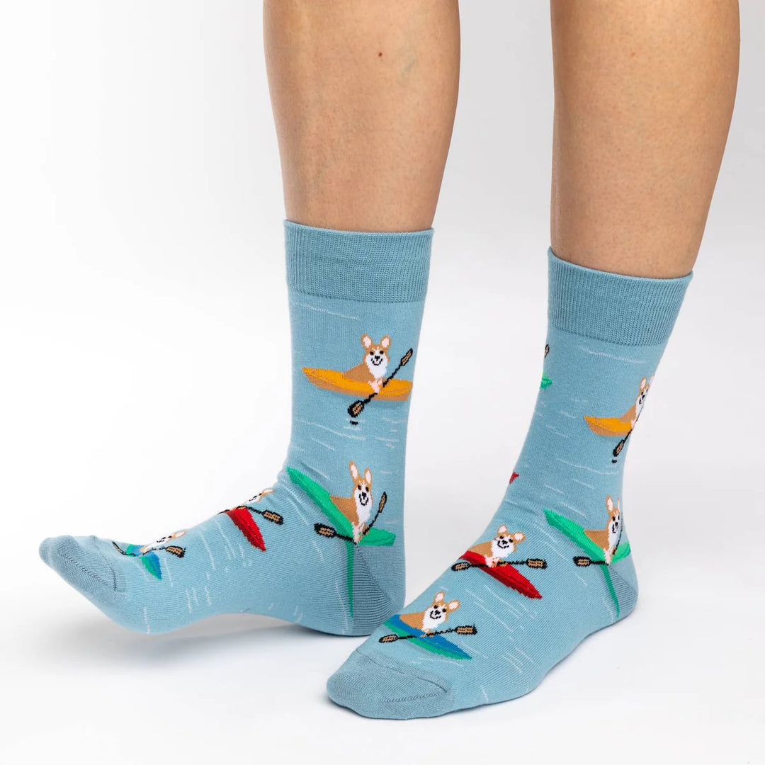 Chaussettes « Corgi Kayaking » par Good Luck Sock