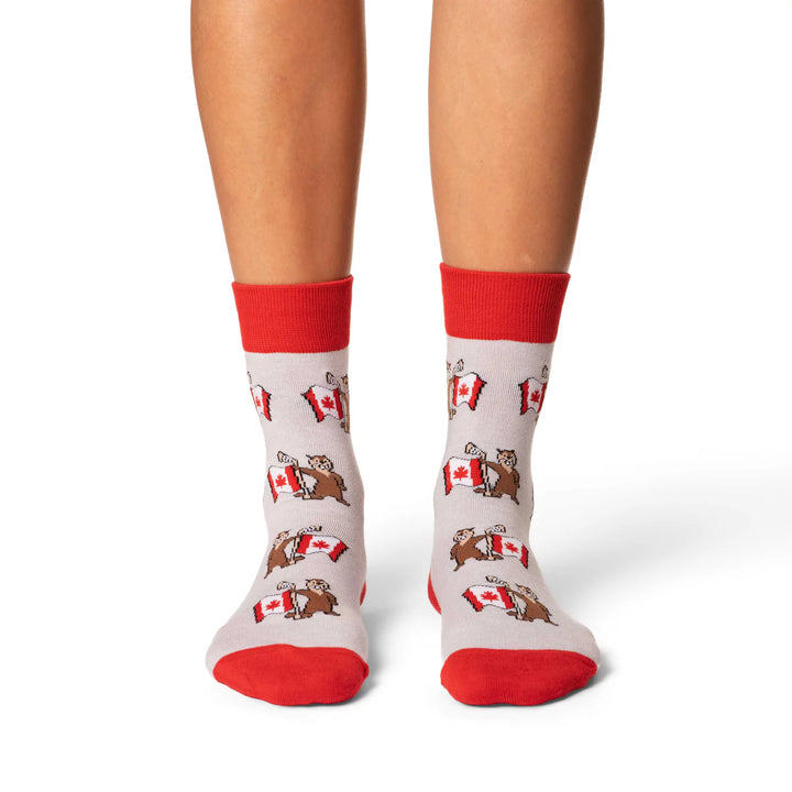 Chaussettes mi-mollet en coton « Feuille d'érable du Canada » par Good Luck Sock