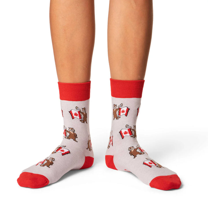 Chaussettes mi-mollet en coton « Feuille d'érable du Canada » par Good Luck Sock