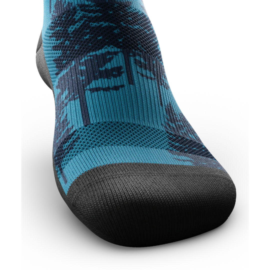 "Bright Night" Performance Crew Running Socks by Outway