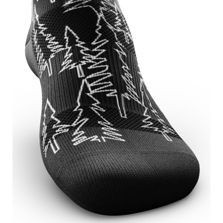"Day N Night" Performance Crew Running Socks by Outway