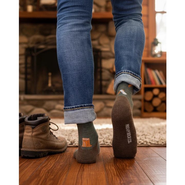 Chaussettes en coton à motif de paysage « Bouclier canadien » de Friday Sox Co