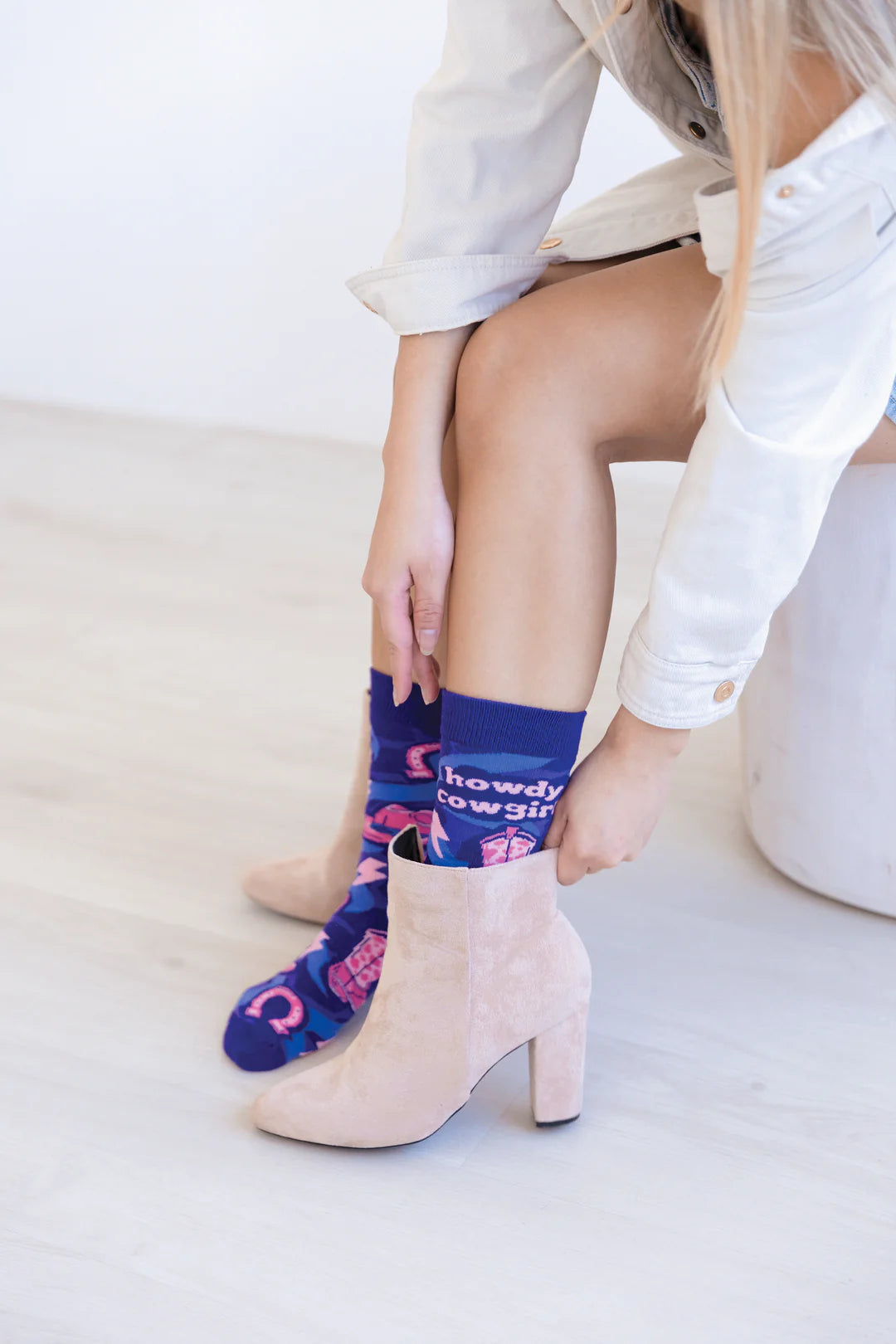 Chaussettes mi-mollet en coton « Howdy Cowgirl » par Uptown Sox - Medium