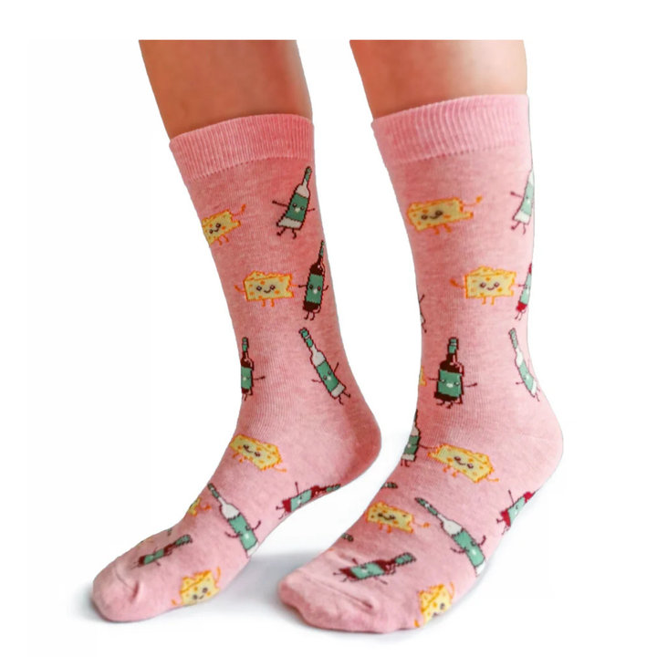 Chaussettes en coton « Wine Hearts Cheese » par Uptown Sox - Medium 